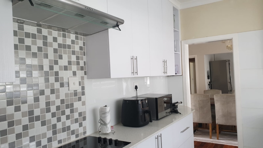 To Let 4 Bedroom Property for Rent in Beacon Bay Eastern Cape